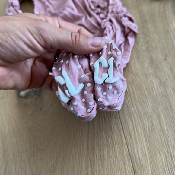 Caden Lane Mauve Ruffled Kids Footie 0/3m - Picture 2 of 4